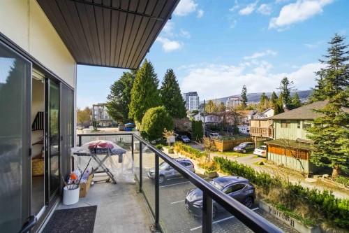204-1633 Tatlow Avenue, North Vancouver, BC 