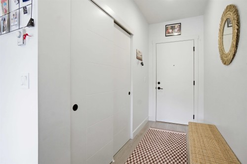 204-1633 Tatlow Avenue, North Vancouver, BC 