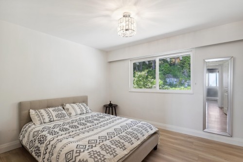 1111 Gilston Road, West Vancouver, BC 