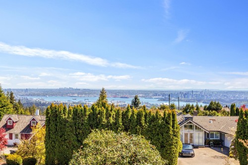 1111 Gilston Road, West Vancouver, BC 