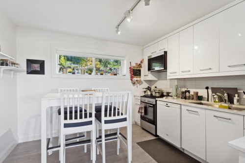 1111 Gilston Road, West Vancouver, BC 
