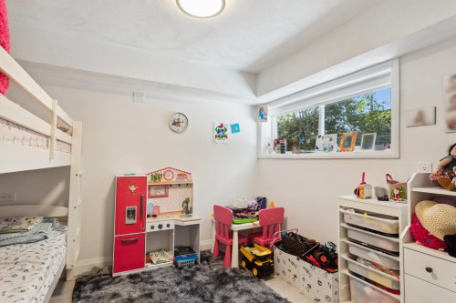 1111 Gilston Road, West Vancouver, BC 