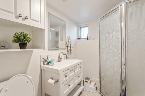 1111 Gilston Road, West Vancouver, BC 