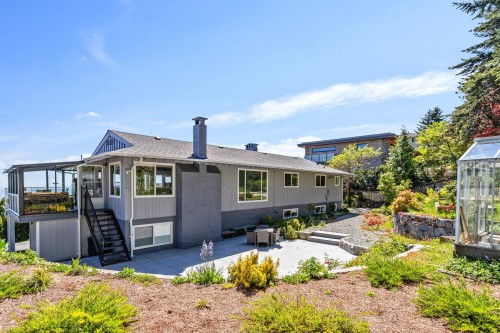 1111 Gilston Road, West Vancouver, BC 