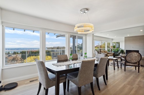 1111 Gilston Road, West Vancouver, BC 