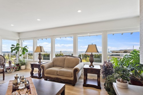 1111 Gilston Road, West Vancouver, BC 