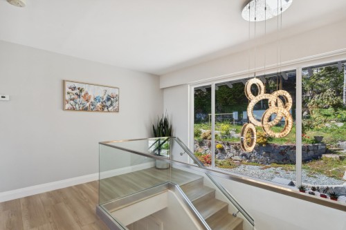1111 Gilston Road, West Vancouver, BC 