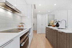 1106-1308 Hornby Street  Vancouver, BC V6Z 0C5