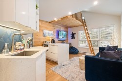 4-2170 Sarajevo Drive  Whistler, BC V8E 0B5