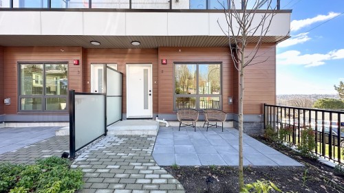 1-3800 Pender Street, Burnaby, BC 