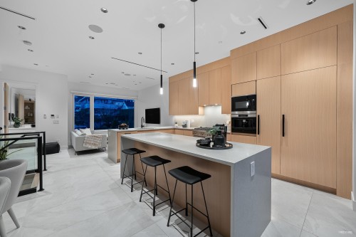 1236 Duchess Avenue, West Vancouver, BC 