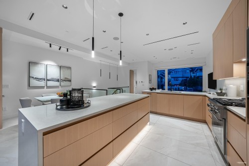 1236 Duchess Avenue, West Vancouver, BC 