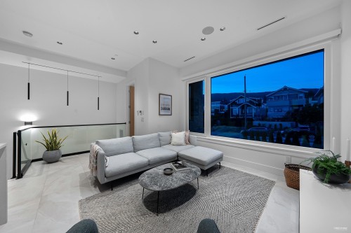 1236 Duchess Avenue, West Vancouver, BC 