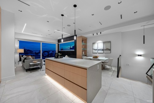 1236 Duchess Avenue, West Vancouver, BC 