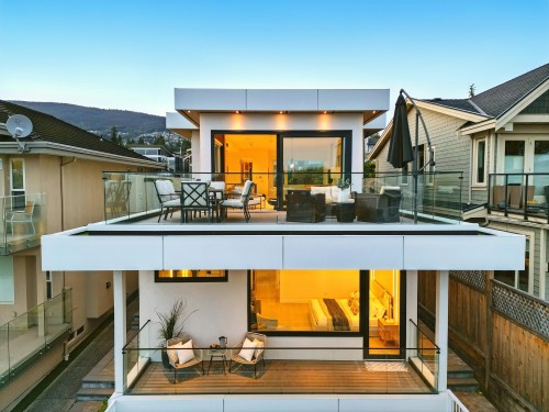 1236 Duchess Avenue, West Vancouver, BC 