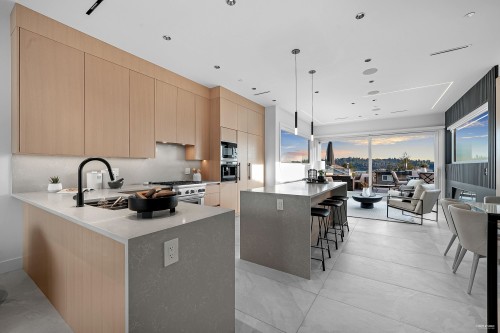 1236 Duchess Avenue, West Vancouver, BC 