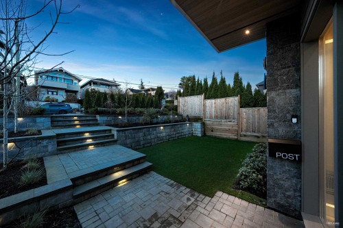 1236 Duchess Avenue, West Vancouver, BC 