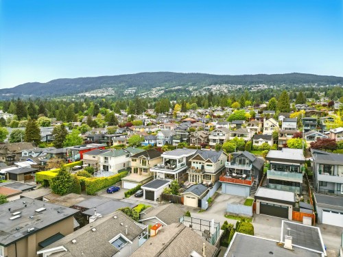 1236 Duchess Avenue, West Vancouver, BC 