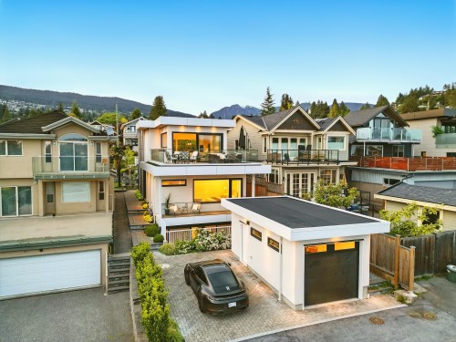 1236 Duchess Avenue, West Vancouver, BC 