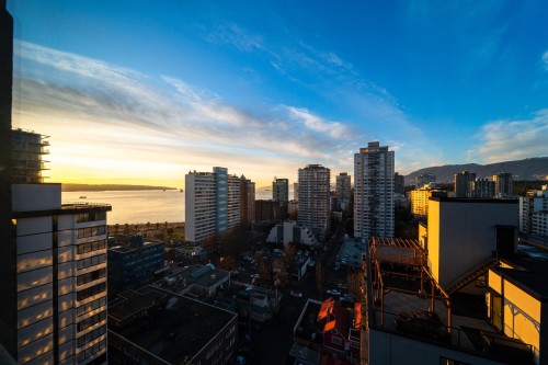 1501-1740 Comox Street  Vancouver, BC V6G 2Z1