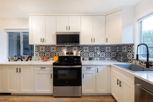 8 Glenmore Drive, West Vancouver, BC 