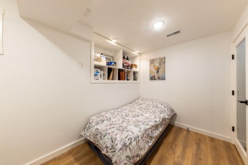 8 Glenmore Drive, West Vancouver, BC 