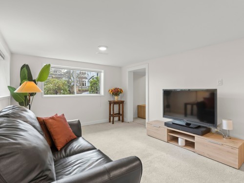 829 14Th Avenue E, Vancouver, BC 