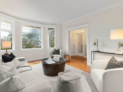 829 14Th Avenue E, Vancouver, BC 