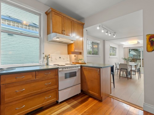 829 14Th Avenue E, Vancouver, BC 