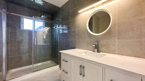 11820 Railway Avenue, Richmond, BC 