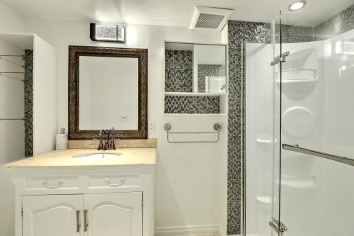 1476 Lansdowne Drive, Coquitlam, BC 