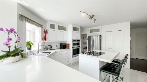 1476 Lansdowne Drive, Coquitlam, BC 