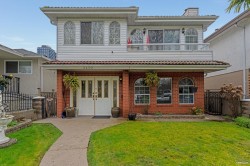 3450 Monmouth Avenue  Vancouver, BC V5R 5R9