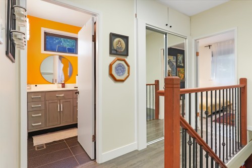 4990 Capilano Road, North Vancouver, BC 