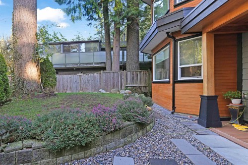 4990 Capilano Road, North Vancouver, BC 