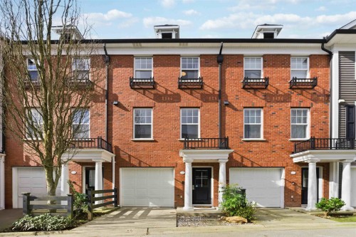 18-19572 Fraser Way  Pitt Meadows, BC V3Y 0A9