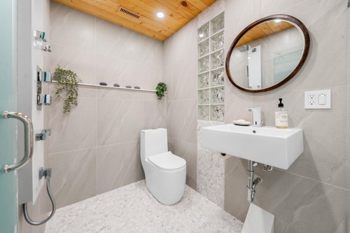 867 Frederick Road, North Vancouver, BC 