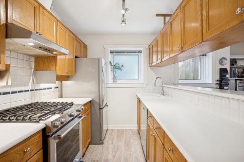 327 15Th Avenue W, Vancouver, BC 