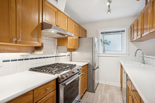 327 15Th Avenue W, Vancouver, BC 