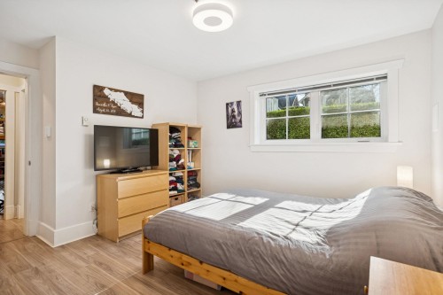 327 15Th Avenue W, Vancouver, BC 