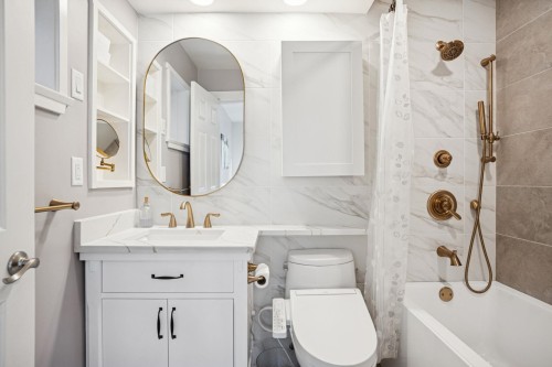 327 15Th Avenue W, Vancouver, BC 