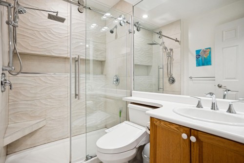 327 15Th Avenue W, Vancouver, BC 