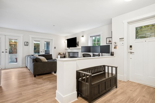 327 15Th Avenue W, Vancouver, BC 