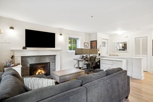 327 15Th Avenue W, Vancouver, BC 