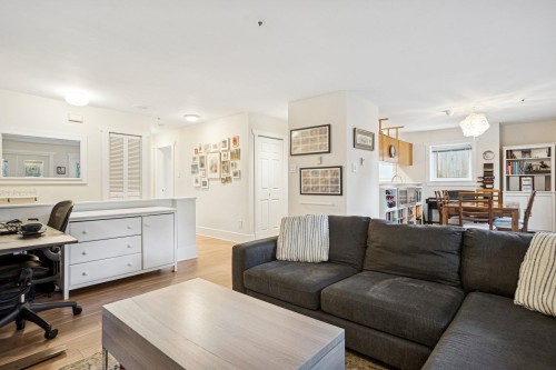 327 15Th Avenue W, Vancouver, BC 