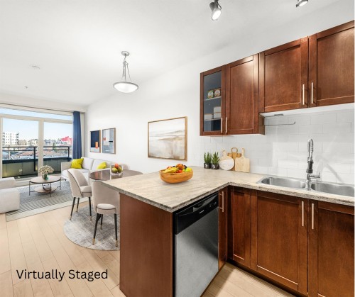 PH8-688 17th Avenue E Vancouver, BC V5V 0A8