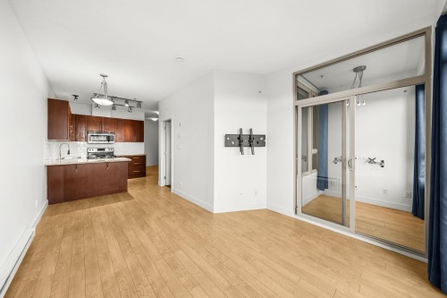 Ph8-688 17Th Avenue E, Vancouver, BC 