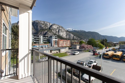 303-1336 Main Street, Squamish, BC 
