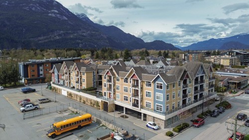 303-1336 Main Street, Squamish, BC 