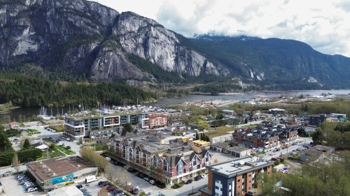 303-1336 Main Street, Squamish, BC 